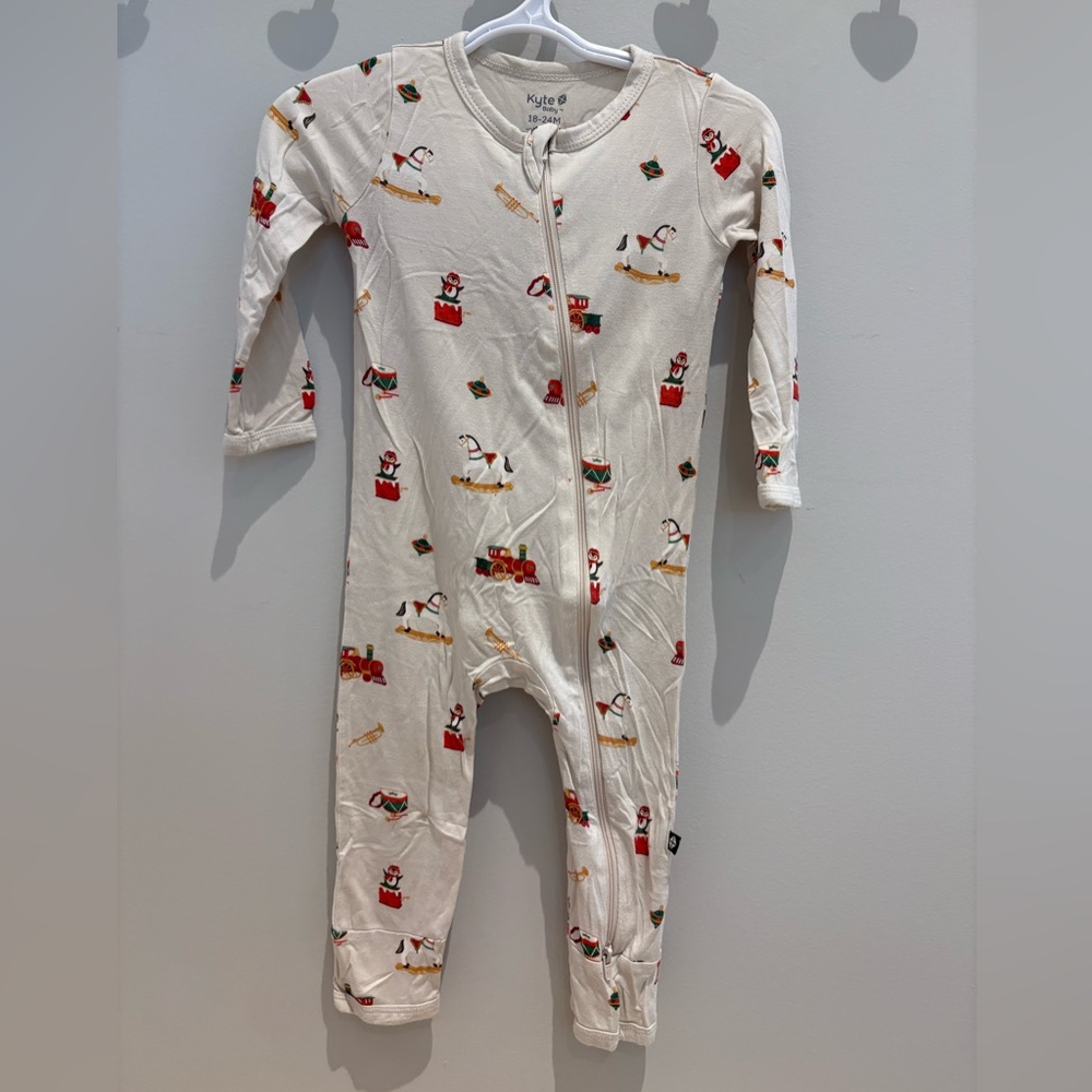 Kyte BABY Zippered Romper in Vintage Toys